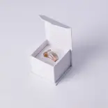 Złoty pierścionek nowoczesny z cyrkoniami Złoty pierścionek nowoczesny z cyrkoniami